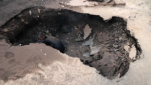 В Омске умер 78-летний пенсионер, который провалился в яму с кипятком