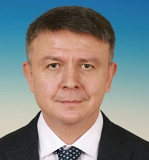 «КиберЁлка» — это наша попытка вернуть в декабрь ту самую атмосферу ожидания чуда, только на языке детей XXI века. Раньше школьники ждали новогодний утренник, сегодня они живут в цифровой среде, увлекаются киберспортом, ИИ и технологиями. Поэтому логично объединить традиции и современность и создать большой всероссийский фестиваль, который станет точкой притяжения для миллионов ребят.