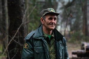 Стало известно, что подарили лесничему из Подмосковья за поиск главной ели страны