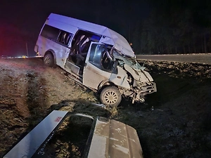 В Марий Эл 10 человек пострадали в жутком ДТП с грузовиком и маршруткой