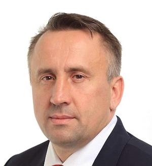 Ребёнок — это чистота и непосредственность, а не объект для оценивания по внешним параметрам. Подобные конкурсы уродуют детское мировоззрение, преждевременно выдёргивая малышей из мира сказок и беззаботных игр в жёсткий мир взрослых амбиций и конкуренции. Ранняя сексуализация детей, которая часто становится неотъемлемой частью таких мероприятий, абсолютно недопустима. Когда девочек наряжают в откровенные наряды, учат неестественным позам и взрослому кокетству, это не имеет ничего общего с воспитанием гармоничной личности.