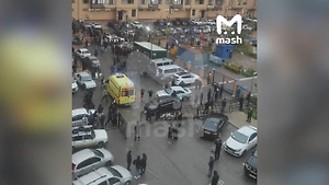 Взрыв прогремел в Каспийске: повреждены 15 машин и дома