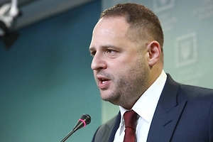 «Окно Овертона открылось»: СМИ узнали, кто первым предложил отправить Ермака в отставку