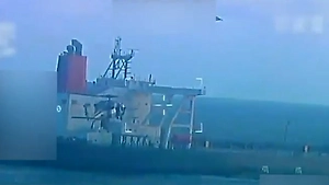 Генпрокурор США Бонди показала кадры захвата танкера у побережья Венесуэлы