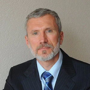 Нейтралитет Финляндии приносил ей только пользу, а российско-финские связи, прежде вполне дружеские, всерьёз оживляли туризм и промышленность приграничных территорий страны, которые сейчас и приходят в запустение. Можно создать там хоть десяток свободных экономических зон, но без нормализации отношений с Россией это ни в коем случае работать не будет.