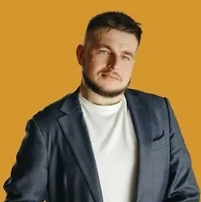 Зачастую, когда человек перебирает на корпоративном мероприятии, язык, как говорится, развязывается, и начинается нелицеприятное общение. Высказать наконец-то этой бухгалтерше или начальнику склада всё, что ты о нём думаешь, — это не самая хорошая идея. Наутро, скорее всего, ты будешь об этом жалеть, а человек, которому ты это высказал, хорошо это запомнит. Увольнения после корпоративов — далеко не редкость, иногда даже без объяснения причин. 