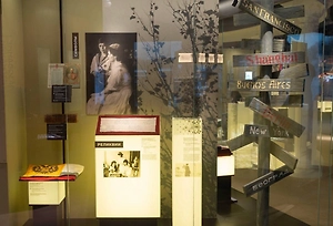 Одеяло цесаревича: Директор Дома русского зарубежья рассказал о самом пронзительном экспонате