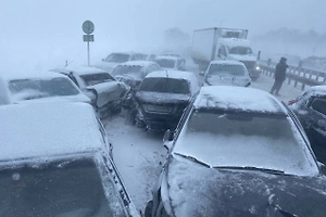 25 машин столкнулись в разгар метели на трассе Тамбов — Пенза: пострадали пятеро