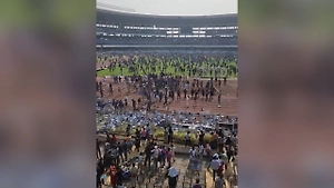 Индийские фанаты разгромили стадион из-за короткого появления Месси