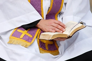 На Украине мобилизованный священник умер в учебном центре ВСУ