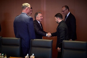 Зеленский анонсировал начало переговоров с Уиткоффом и Кушнером в Берлине