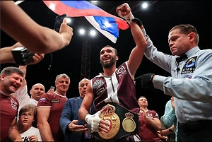 Трёхкратный чемпион мира по боксу назвал Путина сильнейшим