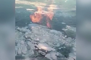 Выброс метана на Байкале запечатлели на видео