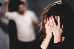 Мастер спорта по боксу из Омска Ахметов зверски избил жену в годовщину свадьбы