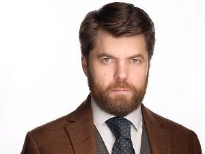 По данным анонимных исследований, проведённых среди сотрудников крупных корпораций, большинство работников смирилось с таким положением вещей. Страх потери рабочего места оказался сильнее желания получать дополнительные выплаты. Несмотря на оптимизм отдельных отраслей, реальность оказалась куда суровее ожидаемого.