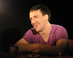 С беглого актёра Смольянинова* принудительно взыскивают долги за неоплату штрафов