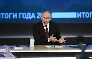 В Гостиный двор выстроилась очередь из журналистов за 4 часа до прямой линии с Путиным