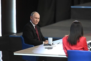 Путина на прямой линии попросили назвать имена «подсвинков» в Европе