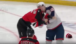 Воронков дважды подрался в матче НХЛ, отправив соперника в нокаут
