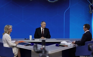 Путин «вернул» микрофон журналисту BBC, у которого его случайно забрали