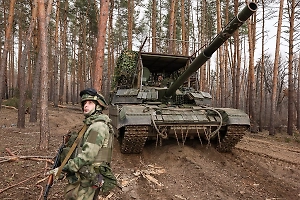 Противодроновые барьеры: На Западе высоко оценили российские «танки-одуванчики»
