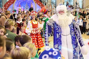 В РПЦ призвали россиян не отбирать у детей веру в Деда Мороза