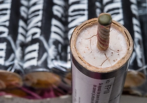  Двум школьникам из КЧР разорвало руки и лица во время игры с петардами