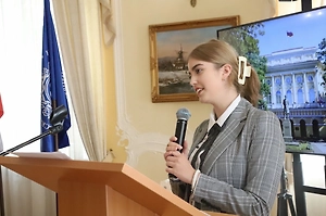 СК изменит меру пресечения учительнице из Петербурга, обвиняемой в совращении школьников