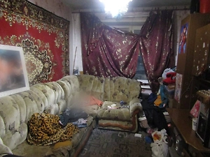 15-летняя сестра истощённых детей из Норильска кормила их кашей на воде, пока мать была в загуле