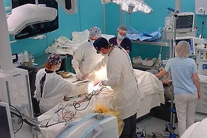 В Петербурге раскрыли, как хирурги вырезают опухоли позвоночника и возвращают людям движение