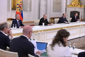 Путин призвал не допустить появления в России людей-автоматов, нажимающих кнопки