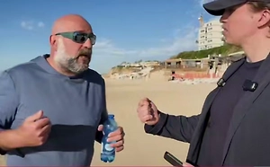 «Украинская правда» показала фрагмент разговора с Миндичем на пляже в Израиле