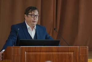 Экс-ректора ВГУ приговорили к восьми годам колонии за взятку и распространение порно