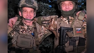 «В панике даже броню не надел»: Боец СВО под обстрелами ВСУ спас брата-близнеца и восьмерых сослуживцев
