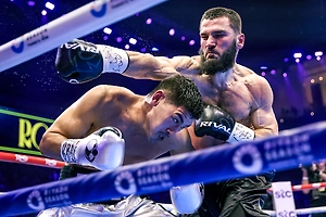 Российский чемпион объяснил, почему до сих пор не состоялся третий бой Бивола и Бетербиева