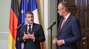 Der Spiegel: Разногласия между Макроном и Мерцем обострились из-за Путина