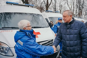Беглов посетил бойцов СВО в госпитале и рассказал о мерах поддержки ветеранов