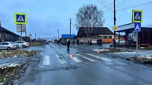 На Урале арестовали водителя, который насмерть сбил 14-летнюю школьницу на переходе