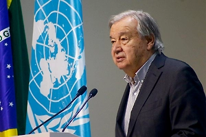 Генсек ООН осудил удары США по судам наркокартелей в Карибском море