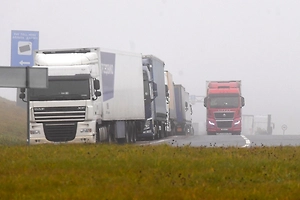 Белоруссия ввела запрет на движение фур из Прибалтики без навигационных пломб