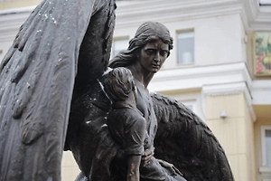 В Белгороде открыли мемориал в память о 25 жертвах атаки ВСУ 30 декабря 2023 года