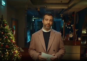 «Не хочу безумных поминок»: Иван Ургант зачитал душераздирающие отрывки из писем больных детей