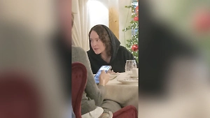 Осуждённую за наркотики Аглаю Тарасову заметили в ресторане за ужином с пивом и красной икрой