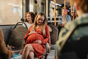 В Госдуме предложили сделать бесплатным проезд для беременных 