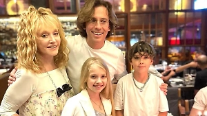 «Свет загорается по вечерам»: Соседи рассказали о признаках жизни в замке Пугачёвой и Галкина*