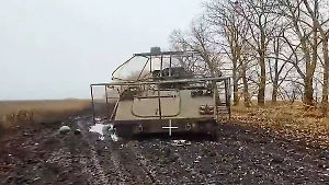 Эксклюзивное видео из зоны СВО: Российские дроны безжалостно громят бронетехнику ВСУ