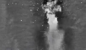 Минобороны показало, как украинский катер разлетается вдребезги от удара ВС России