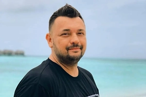 Россияне назвали самые любимые клипы из 90-х. Топ возглавил Сергей Жуков