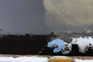 В Свердловской области сотрудники МЧС спасли двух детей, провалившихся под лёд