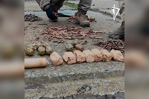 В ЛНР Росгвардия и ФСБ обнаружили тайник с американским оружием и боеприпасами